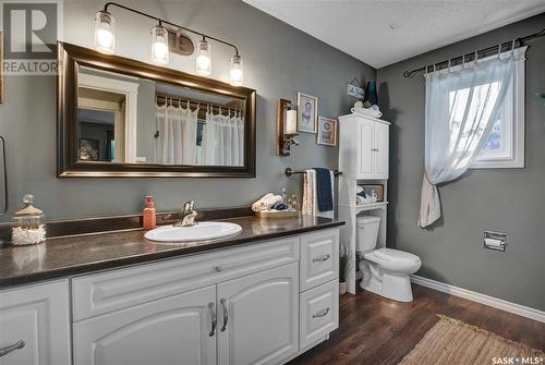 414 Charlebois Court, Saskatoon, SK - Indoor Photo Showing Bathroom