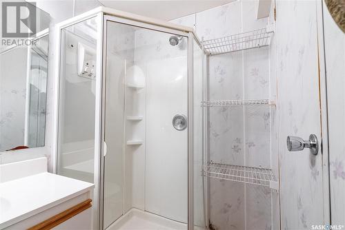 1221 Munroe Avenue, Saskatoon, SK - Indoor Photo Showing Bathroom