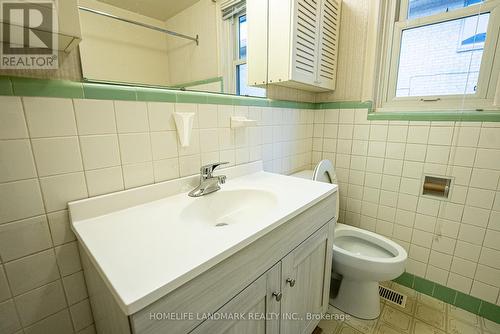 # Bsmt - 299 Holmes Avenue, Toronto, ON - Indoor Photo Showing Bathroom