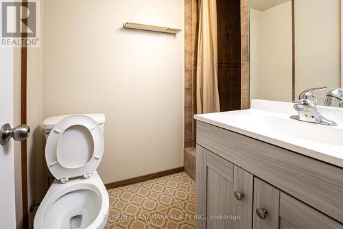 # Bsmt - 299 Holmes Avenue, Toronto, ON - Indoor Photo Showing Bathroom