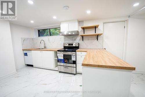 # Bsmt - 299 Holmes Avenue, Toronto, ON - Indoor Photo Showing Kitchen