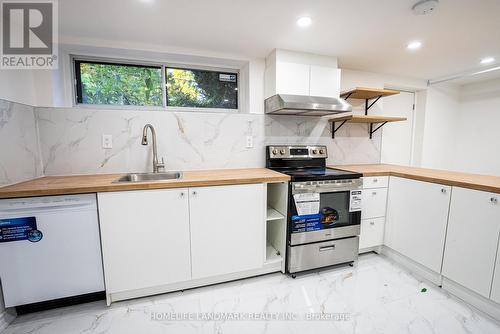 # Bsmt - 299 Holmes Avenue, Toronto, ON - Indoor Photo Showing Kitchen