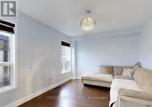 120 Osborn Avenue, Brantford, ON - Indoor Photo Showing Living Room