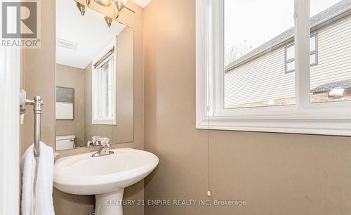 565 Avignon Place, Waterloo, ON - Indoor Photo Showing Bathroom