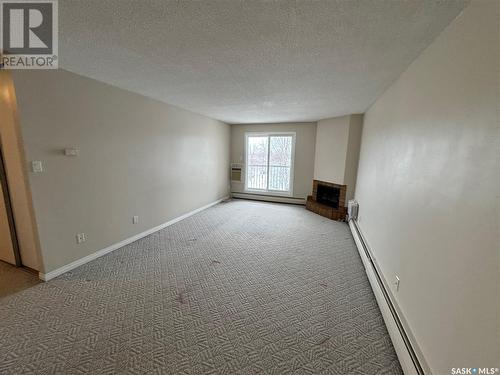 306 1808 Eaglesham Avenue, Weyburn, SK - Indoor Photo Showing Other Room