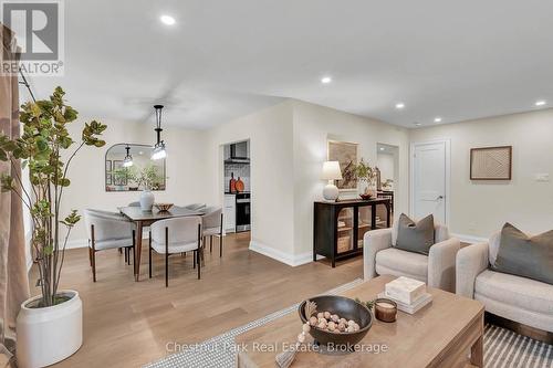 1542 Glen Rutley Circle, Mississauga (Applewood), ON - Indoor Photo Showing Living Room