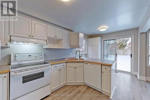 10 Weatherup Crescent, Barrie, ON - Indoor Photo Showing Kitchen