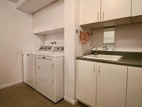 Salle de lavage - 8037 Rue Châteauvert, Trois-Rivières, QC - Indoor Photo Showing Laundry Room