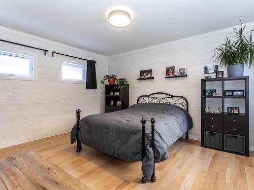 Chambre Ã Â coucher - 100 Rue Léo-Paul-Trudel, Shawinigan, QC - Indoor Photo Showing Bedroom