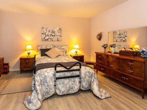 Loft - 100 Rue Léo-Paul-Trudel, Shawinigan, QC - Indoor Photo Showing Bedroom