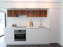 303-185 Roehampton Ave, Toronto, ON  - Indoor Photo Showing Kitchen 