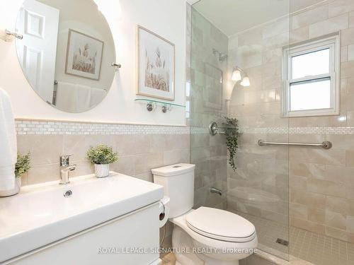 732 Danforth Rd, Toronto, ON - Indoor Photo Showing Bathroom