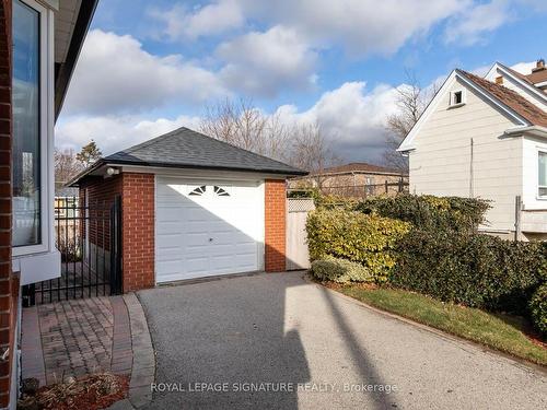 732 Danforth Rd, Toronto, ON - Outdoor