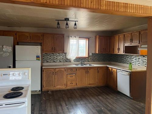 Kitchen - 177 Route 132 O., Port-Daniel/Gascons, QC - Indoor Photo Showing Kitchen With Double Sink