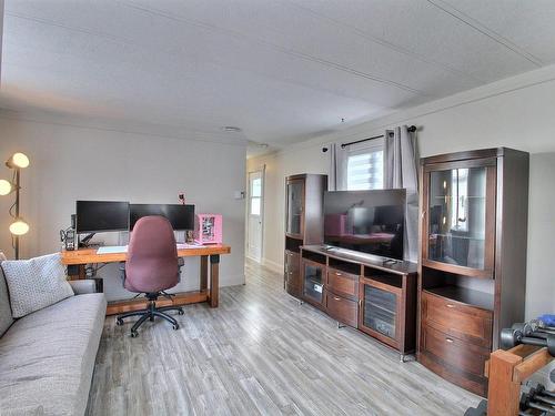 Salon - 1052 Rue Du Nickel, Val-D'Or, QC - Indoor Photo Showing Living Room