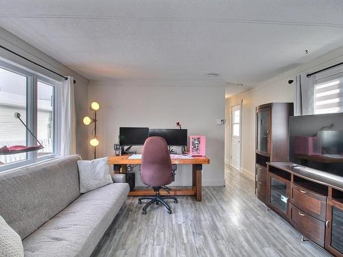 Salon - 1052 Rue Du Nickel, Val-D'Or, QC - Indoor Photo Showing Living Room