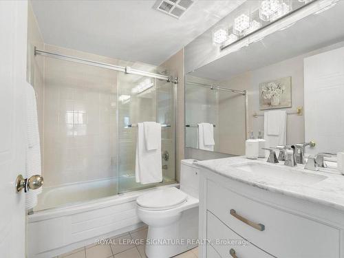 330-1880 Valley Farm Rd, Pickering, ON - Indoor Photo Showing Bathroom