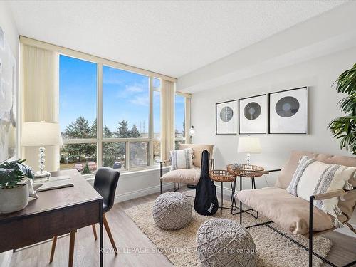 330-1880 Valley Farm Rd, Pickering, ON - Indoor Photo Showing Living Room