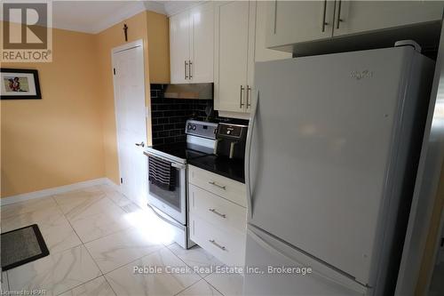 205 Bennett Street W, Goderich (Goderich (Town)), ON - Indoor Photo Showing Kitchen