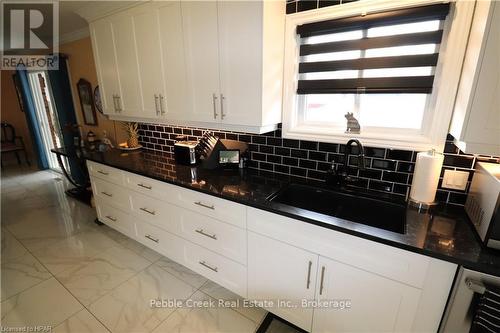 205 Bennett Street W, Goderich (Goderich (Town)), ON - Indoor Photo Showing Kitchen