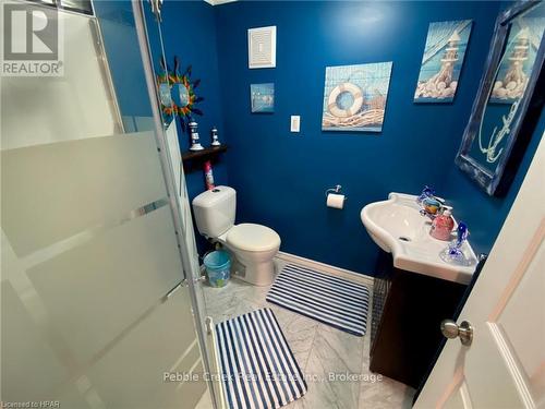 205 Bennett Street W, Goderich (Goderich (Town)), ON - Indoor Photo Showing Bathroom