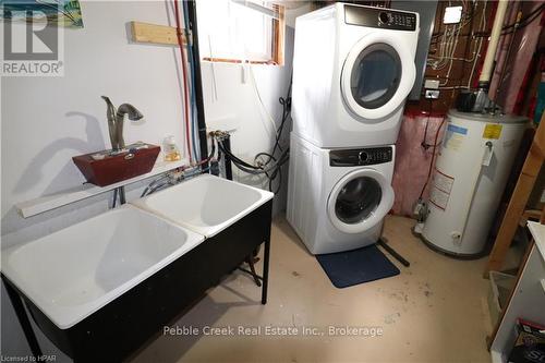 205 Bennett Street W, Goderich (Goderich (Town)), ON - Indoor Photo Showing Laundry Room