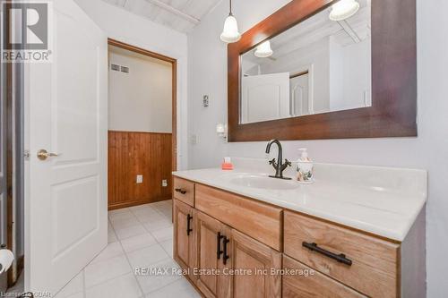 7416 Third Line, Wellington North, ON - Indoor Photo Showing Bathroom