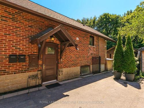 133 Chaplin Cres, Toronto, ON - Outdoor With Exterior