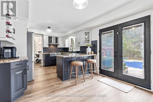 7 Houdini Way, Aurora, ON - Indoor Photo Showing Kitchen