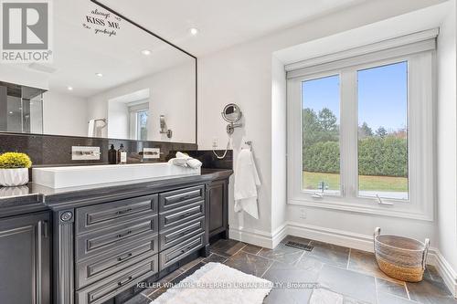 7 Houdini Way, Aurora, ON - Indoor Photo Showing Bathroom