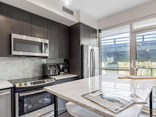 605-50 Bruyeres Mews, Toronto, ON - Indoor Photo Showing Kitchen With Stainless Steel Kitchen With Upgraded Kitchen