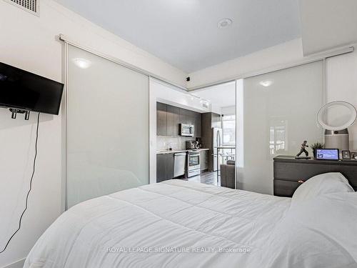 605-50 Bruyeres Mews, Toronto, ON - Indoor Photo Showing Bedroom