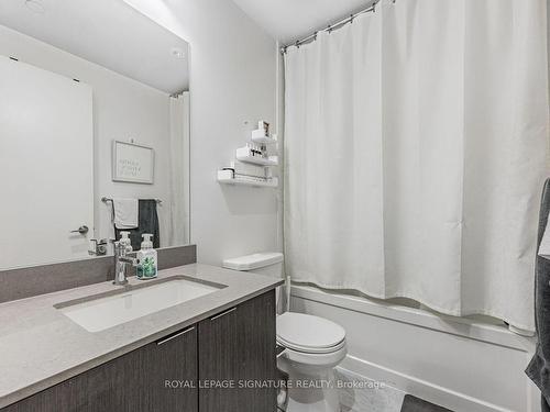 605-50 Bruyeres Mews, Toronto, ON - Indoor Photo Showing Bathroom