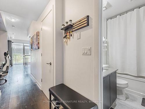 605-50 Bruyeres Mews, Toronto, ON - Indoor Photo Showing Bathroom