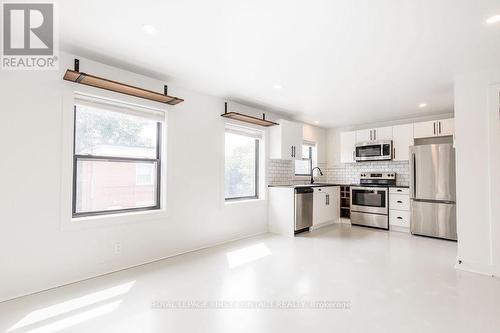 1370 Killarney Beach Road, Innisfil, ON - Indoor Photo Showing Kitchen