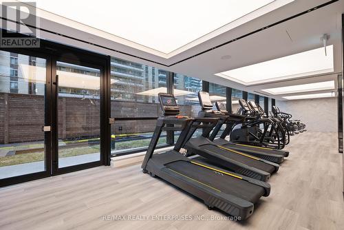 516 - 127 Broadway Avenue, Toronto, ON - Indoor Photo Showing Gym Room