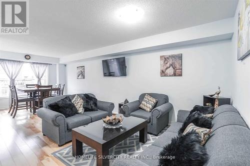 2350 Steeplechase Street, Oshawa, ON - Indoor Photo Showing Living Room