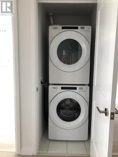 606 - 7895 Jane Street, Vaughan, ON - Indoor Photo Showing Laundry Room