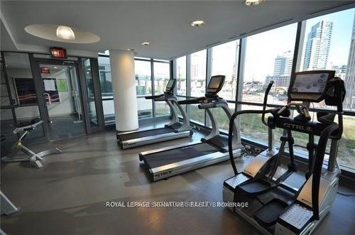 1367-209 Fort York Blvd, Toronto, ON - Indoor Photo Showing Gym Room