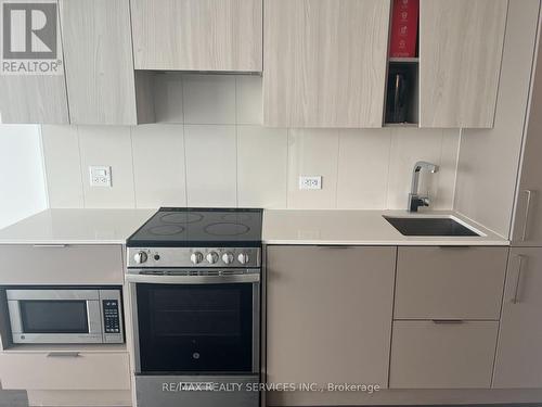 3507 - 3900 Confederation Parkway, Mississauga, ON -  Photo Showing Kitchen