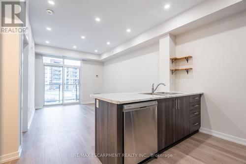 205 - 125 Shoreview Place, Hamilton, ON - Indoor Photo Showing Kitchen