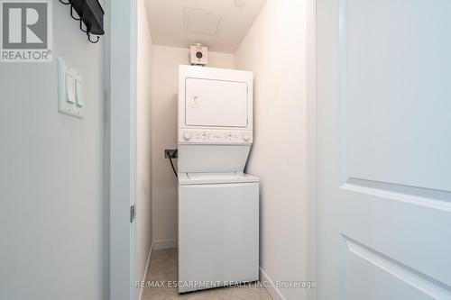 205 - 125 Shoreview Place, Hamilton, ON - Indoor Photo Showing Laundry Room