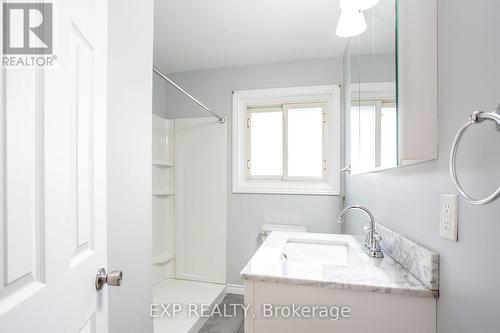 98 Lemoine Street, Belleville, ON - Indoor Photo Showing Bathroom