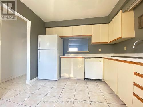 19 - 1786 Attawandaron Road, London, ON - Indoor Photo Showing Kitchen