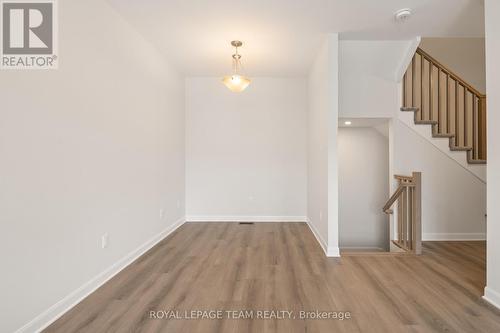 808 Glissade Grove, Ottawa, ON - Indoor Photo Showing Other Room