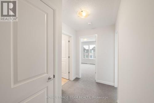 808 Glissade Grove, Ottawa, ON - Indoor Photo Showing Other Room