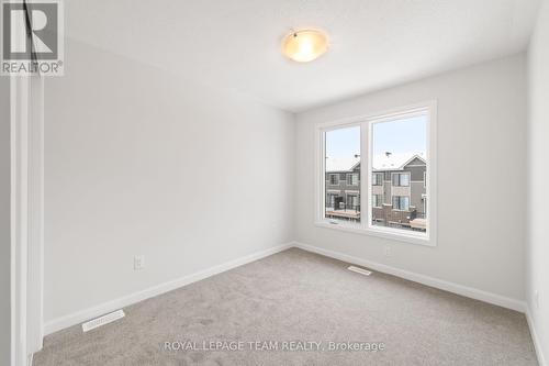 808 Glissade Grove, Ottawa, ON - Indoor Photo Showing Other Room