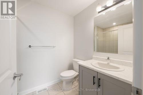 808 Glissade Grove, Ottawa, ON - Indoor Photo Showing Bathroom