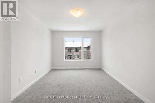 808 Glissade Grove, Ottawa, ON - Indoor Photo Showing Other Room