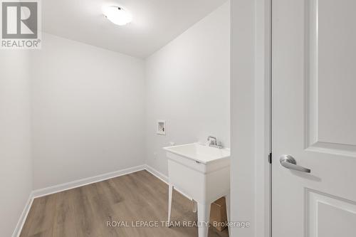 808 Glissade Grove, Ottawa, ON - Indoor Photo Showing Other Room